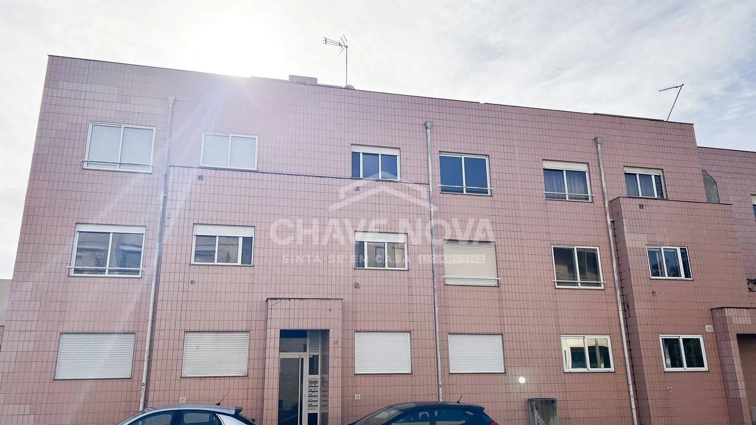 Apartamento T2 c/Lugar de Garagem e Varanda na Madalena