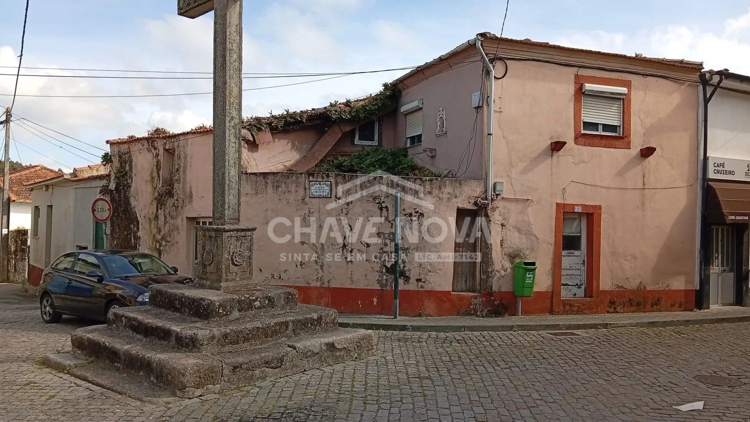 Casa para restaurar | Madalena