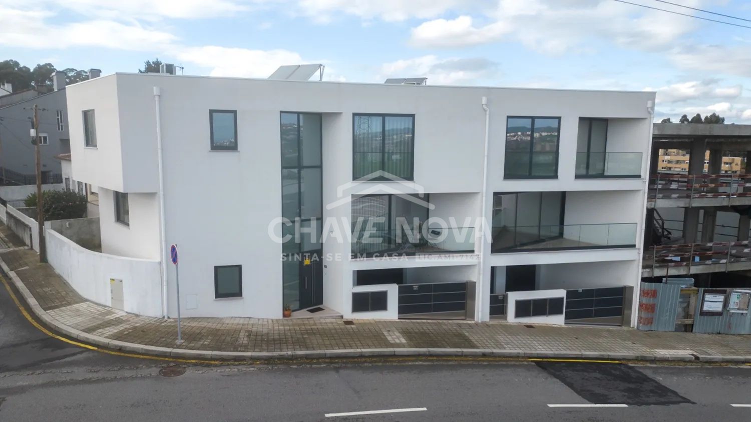🏡 Moradia T3 Nova com Jardim Privado em Zona Urbana – Oportunidade Imperdível!