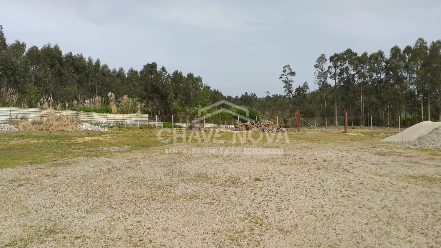 Terreno Industrial com Projeto Aprovado para Armazém com 2000m2