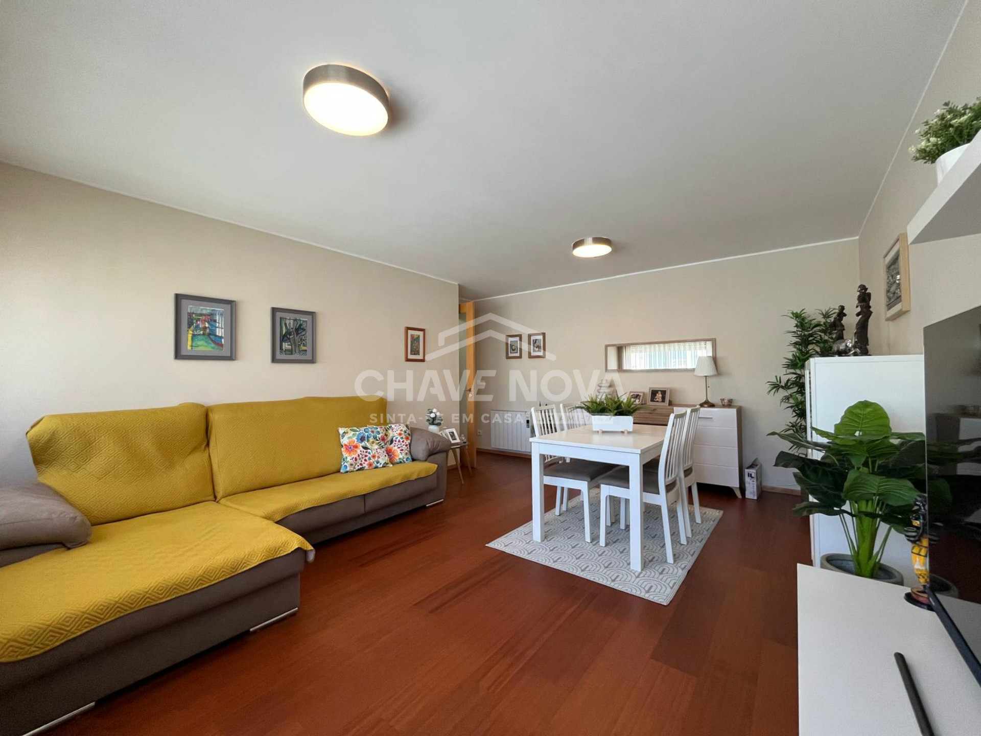 Apartamento T2 c/2 Lug. Garagem + Arrumos | Madalena  